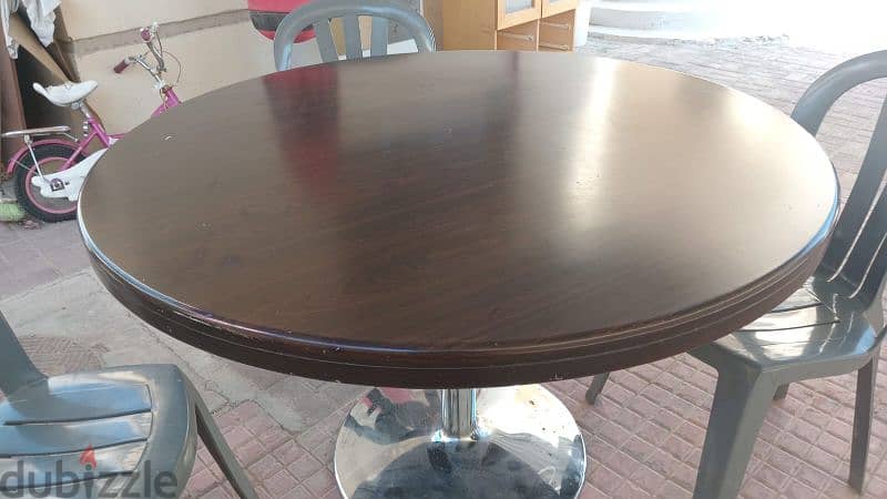 sale. dinning table and. chairs. 8