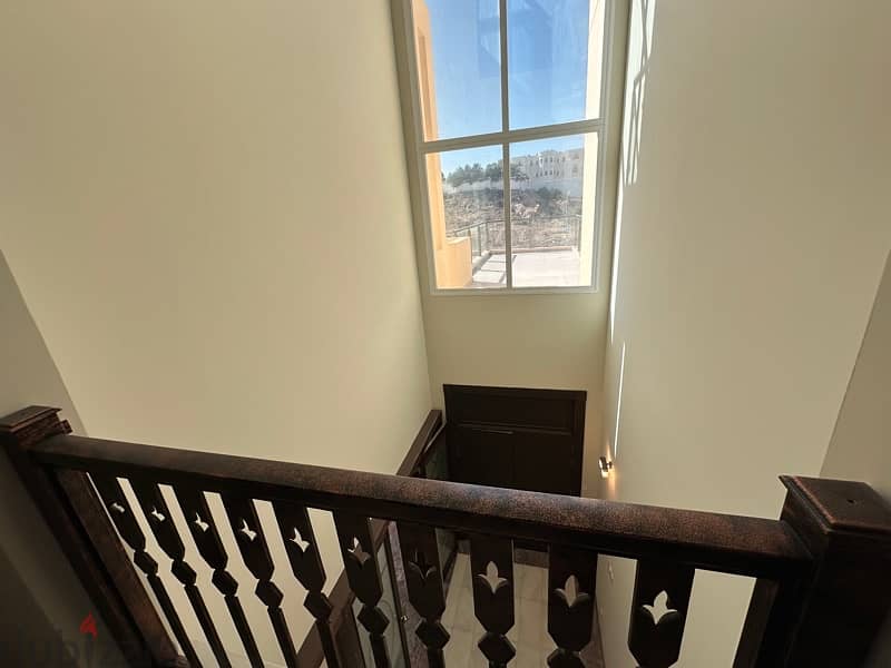 8+2 BD |  Standalone  | Lift 7