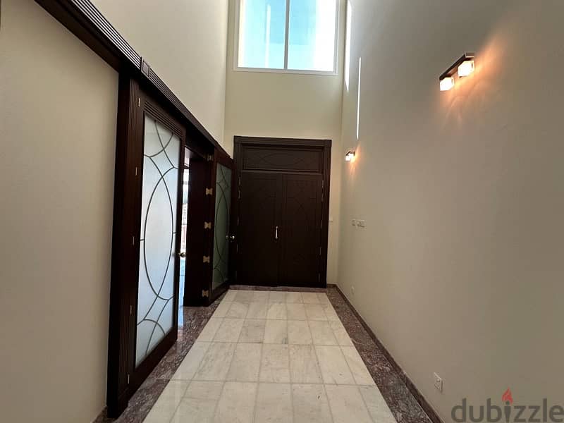 8+2 BD |  Standalone  | Lift 17