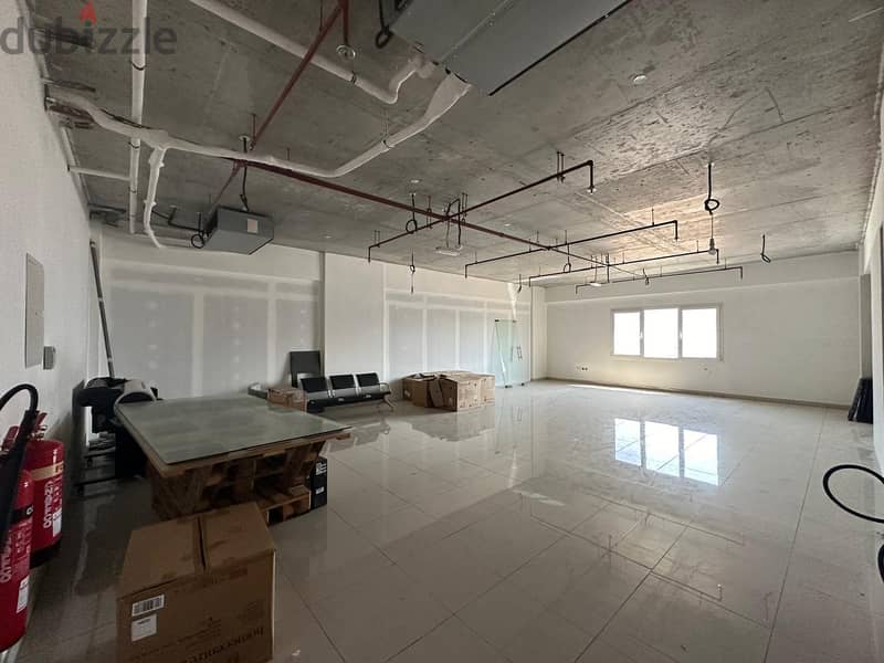 60 sqm Office Near British Council in Madinat Sultan Qaboos 3