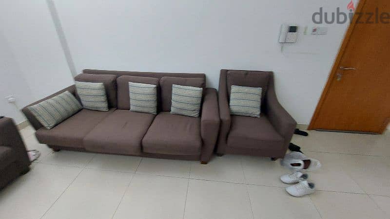 used home furniture is available for sale in very good condition 4