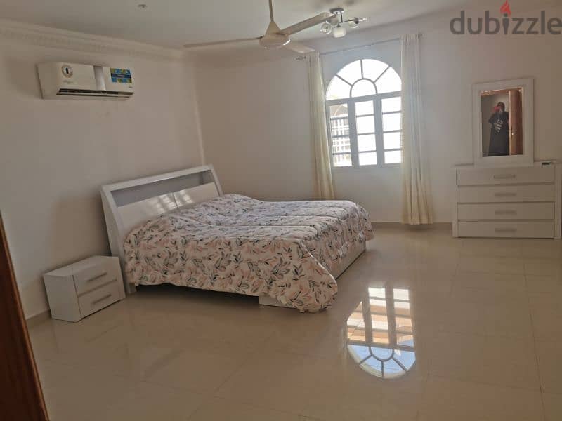 Spacious 2 bedrooms furnished flat 13