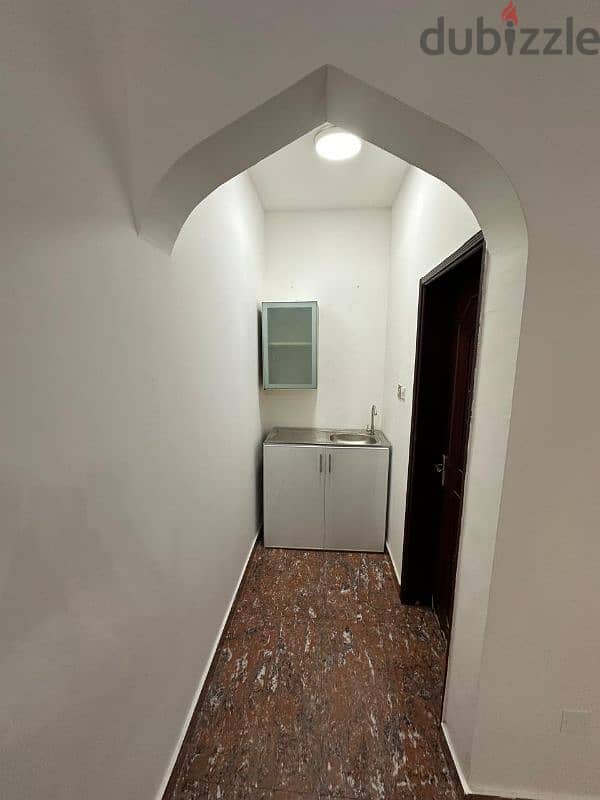 Azaiba near sultan center studio 1bhk 5minutes walking all in ستديوشقة 3