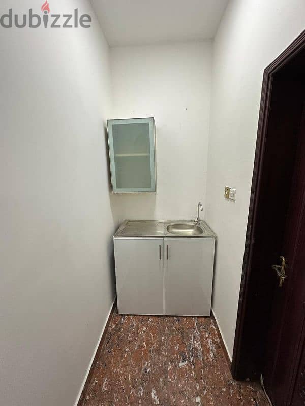 Azaiba near sultan center studio 1bhk 5minutes walking all in ستديوشقة 4