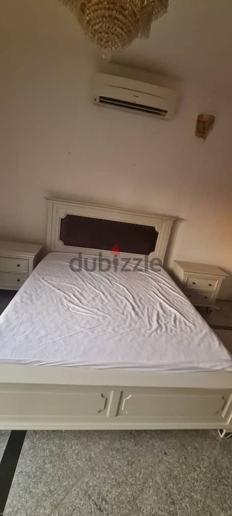 Home centre bed+5pc 9