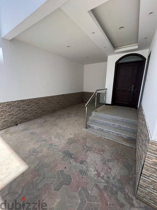 Al Hail North Villa for sale, excellent and quiet location 0