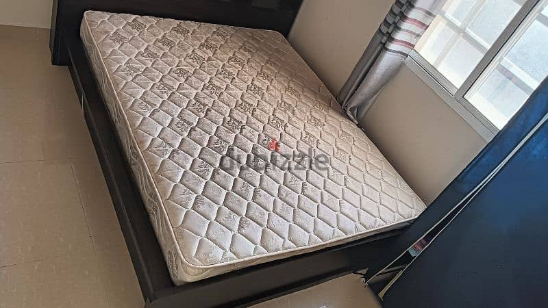 queen size cot and mattress (double) 0