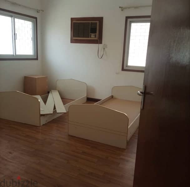 Single room is in Mumtaz area with attached or with common bathroom 0