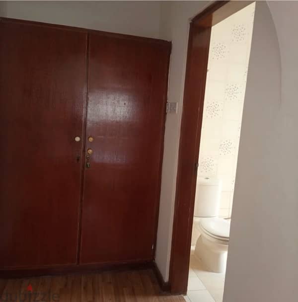 Single room is in Mumtaz area with attached or with common bathroom 2