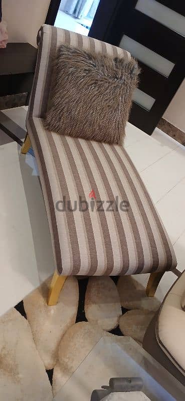 sleeping chair/Sofa very nice quality with pilo. good conditions. 3