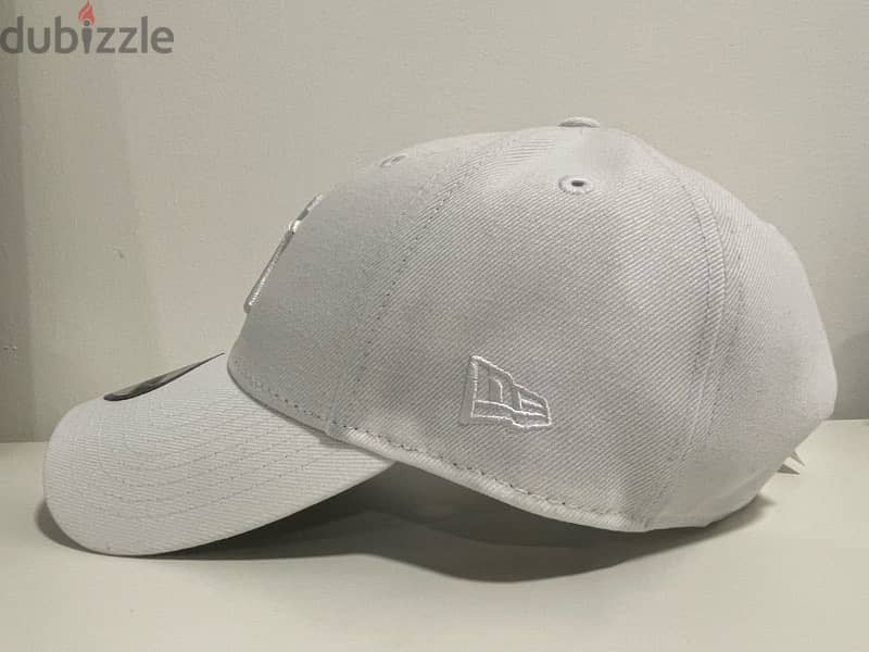 BRAND NEW ( NEW ERA CAP ) ORIGINAL 0