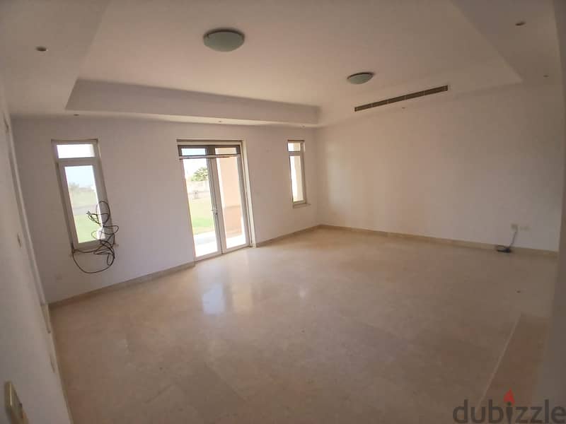 4 Bedrooms Villa in Muscat Hills 9