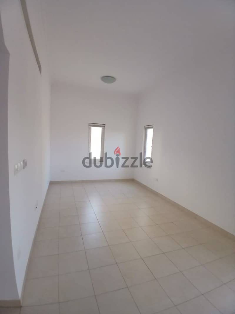 4 Bedrooms Villa in Muscat Hills 12