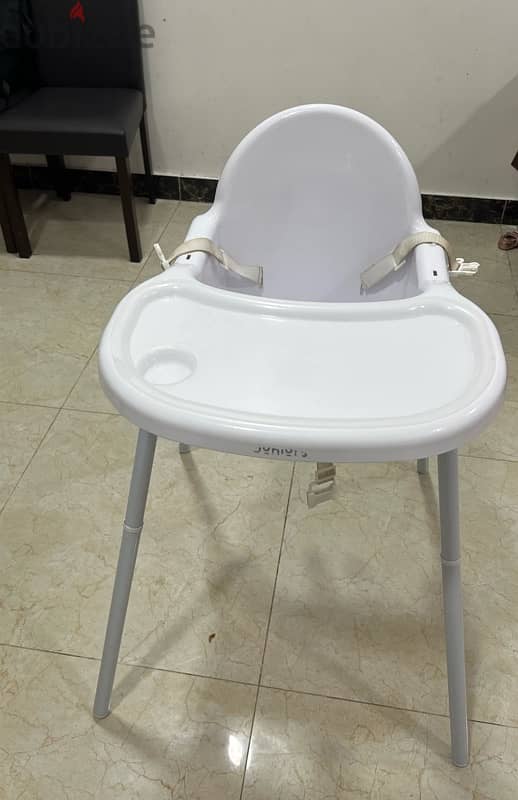 baby eating chair 0