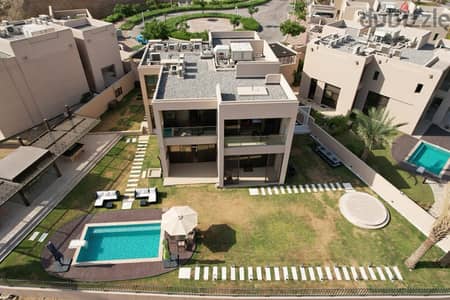 5 BR Villa with Private Pool & Garden in Muscat Bay