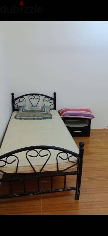 Sharing room bedspace available for Bachelors 4