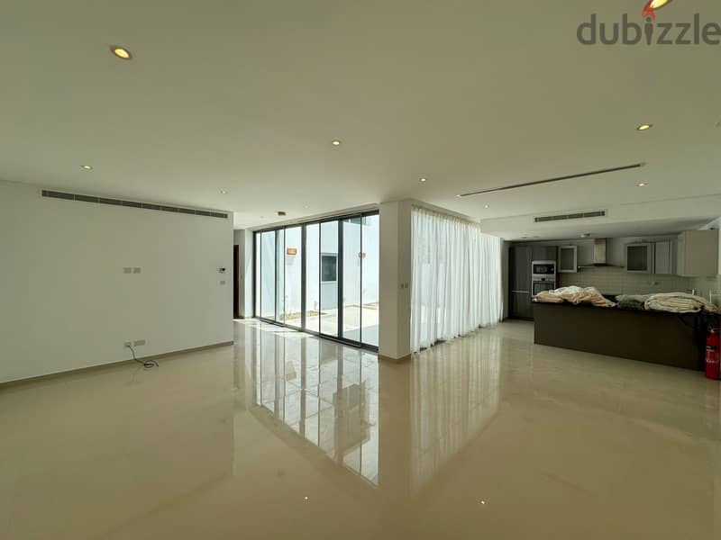 Al Mouj Reehan: Spacious 3-Bedrooms+ Maid Room Villa 10