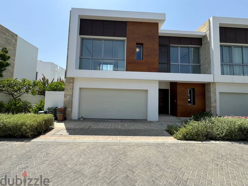 Al Mouj Reehan: Spacious 3-Bedrooms+ Maid Room Villa 15