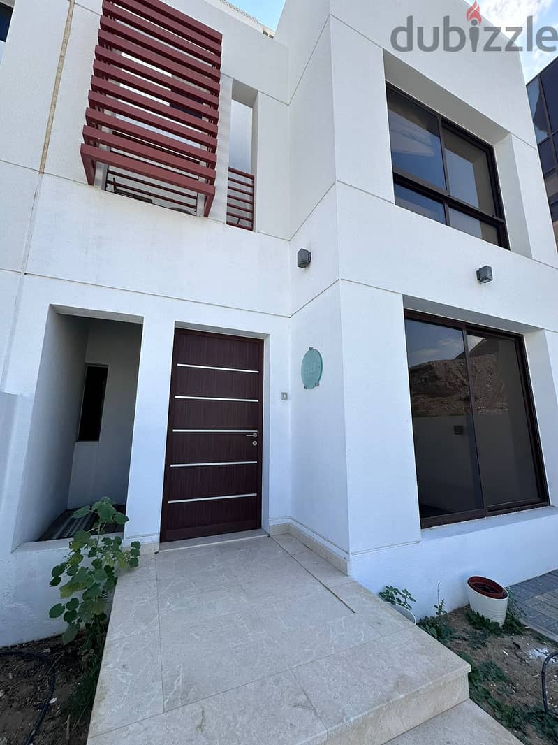 Villa for Sale in Telal Al Qurm Complex – Solar-Powered 0