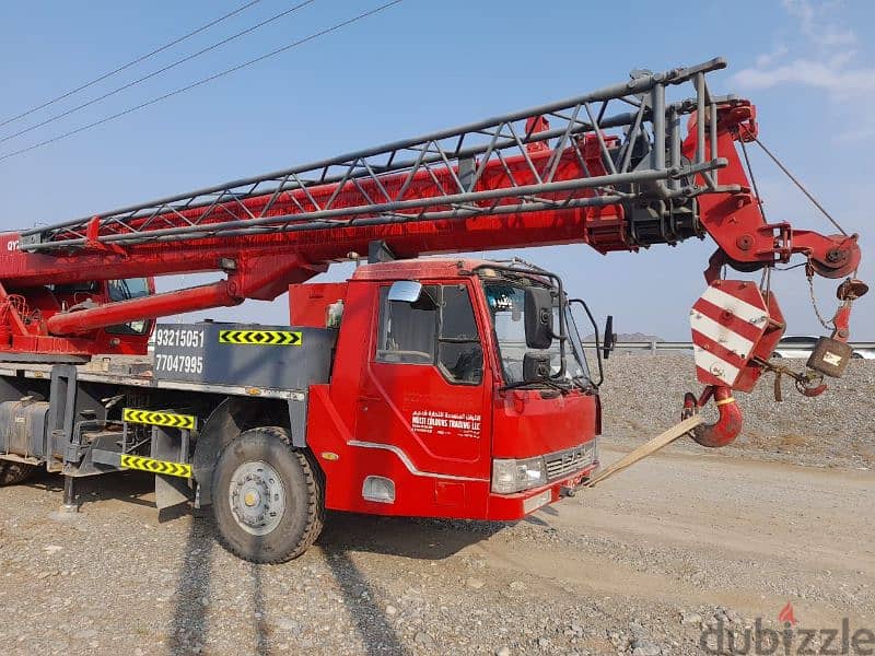 Used crane available in Muscat 0