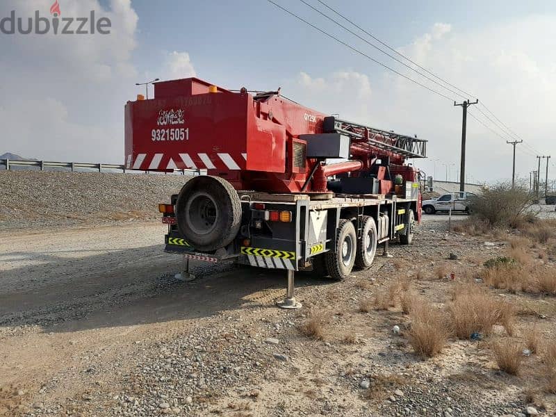 Used crane available in Muscat 2