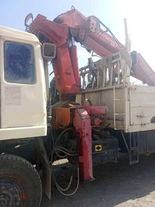 Mitsubishi 6 wheel Hiab 6 ton 4