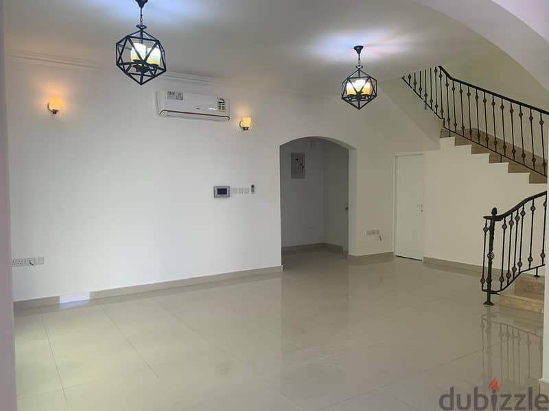 villa for rent close to the beach located al hail north 1