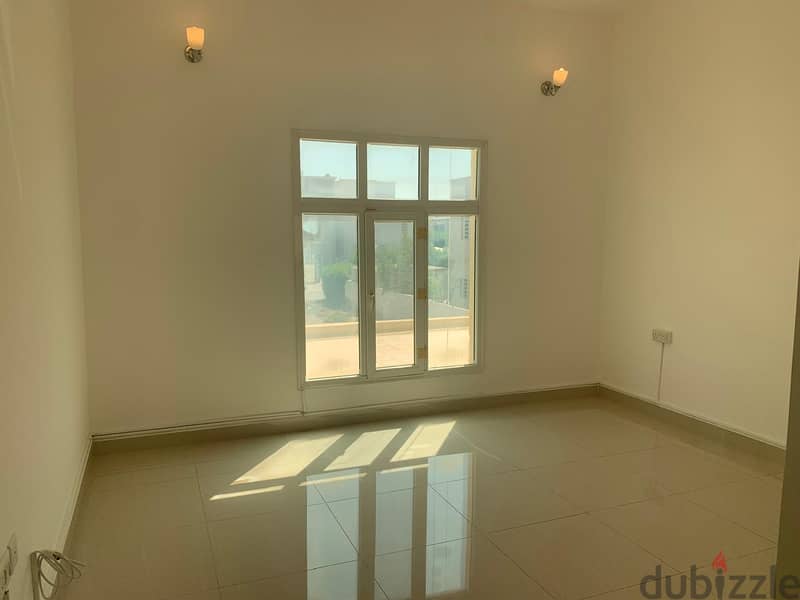 villa for rent close to the beach located al hail north 10