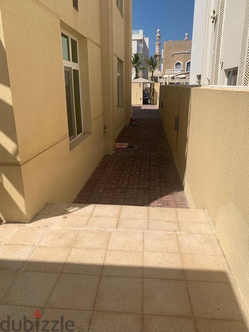 villa for rent close to the beach located al hail north 17