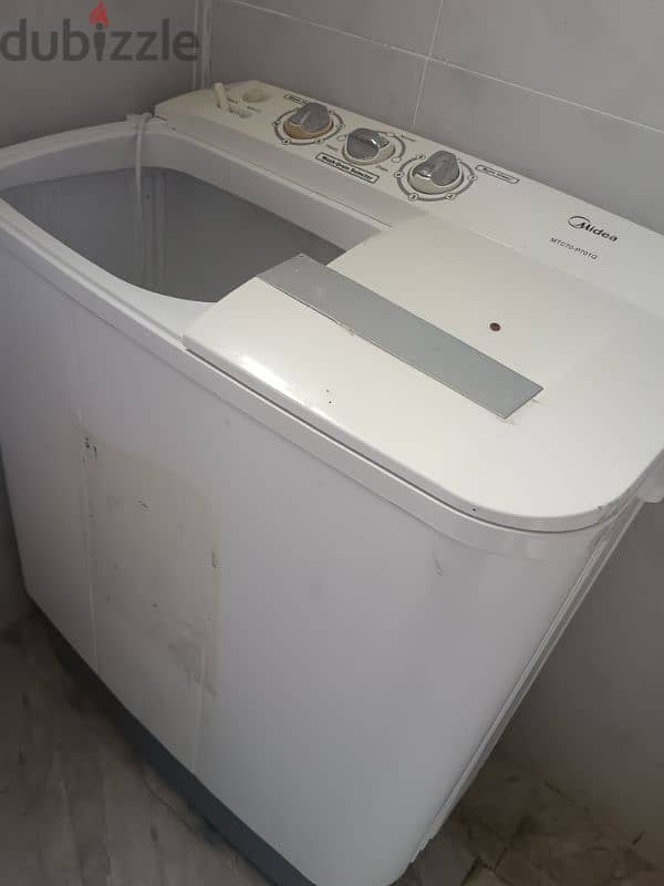 The washing machine is in good condition 0