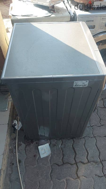 LG 9kg frontload washing machine 2