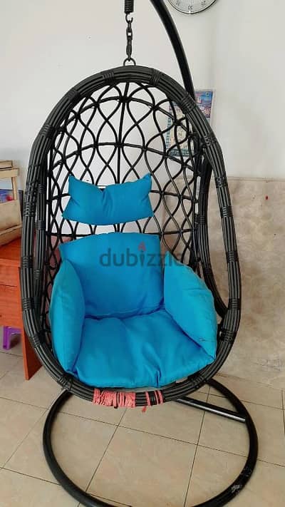 Hanging swing chair