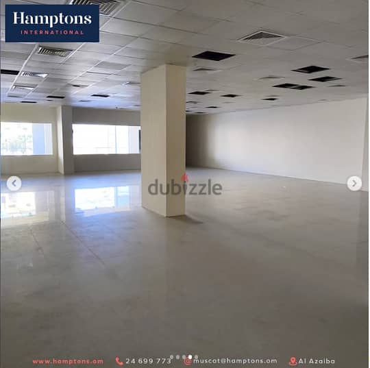 Large retail space avaliable at Suqoon building in Azaiba 3