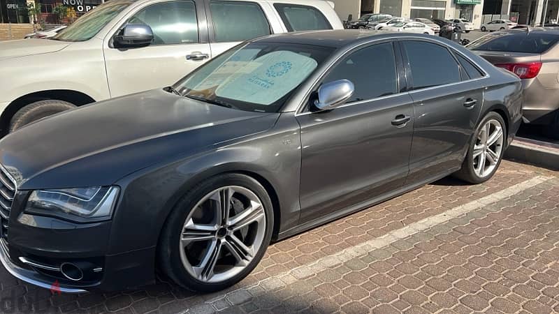 Audi S8 2013 0