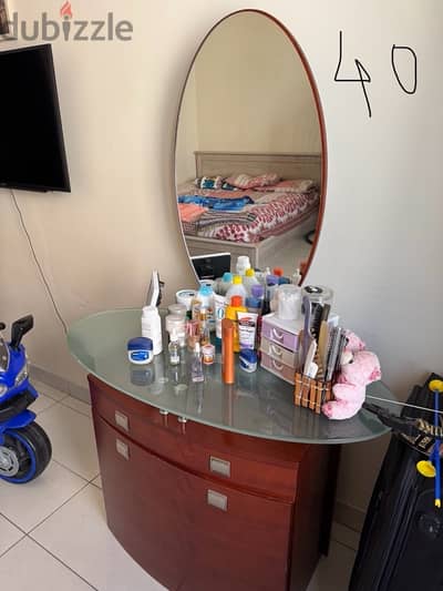 Stylish Dressing Table - Mint condition