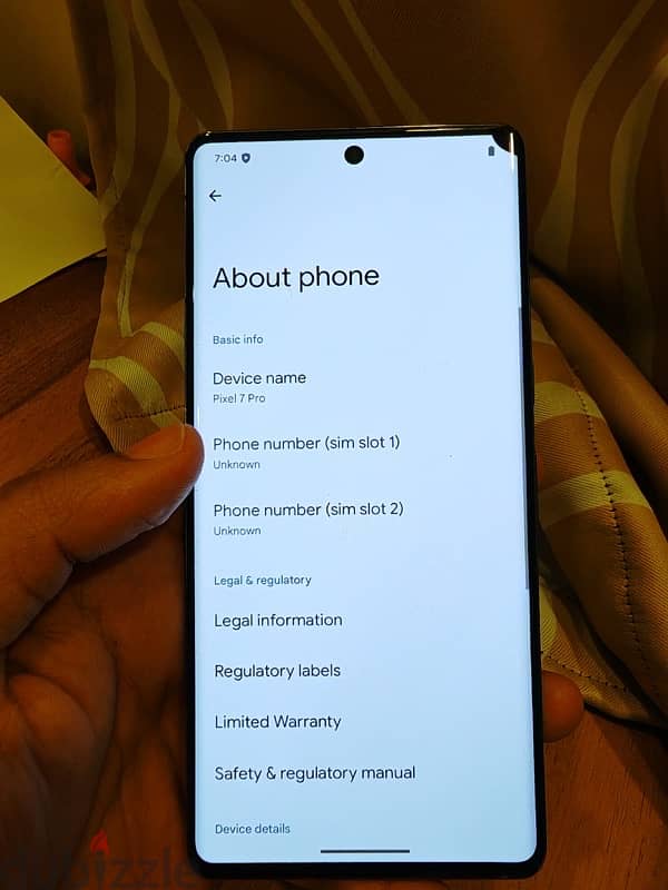 Google Pixel 7 Pro in great working condition with small dot on screen 7