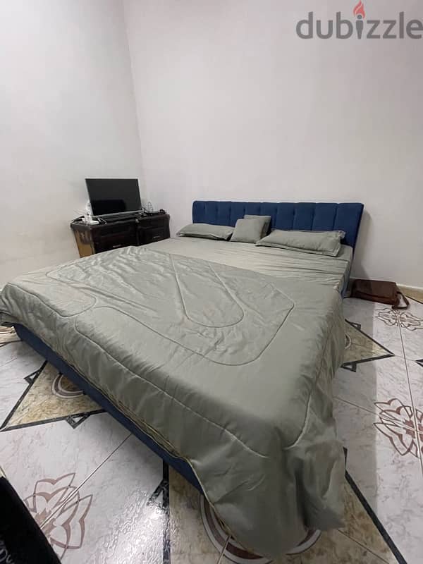 double Bed with mattress 0