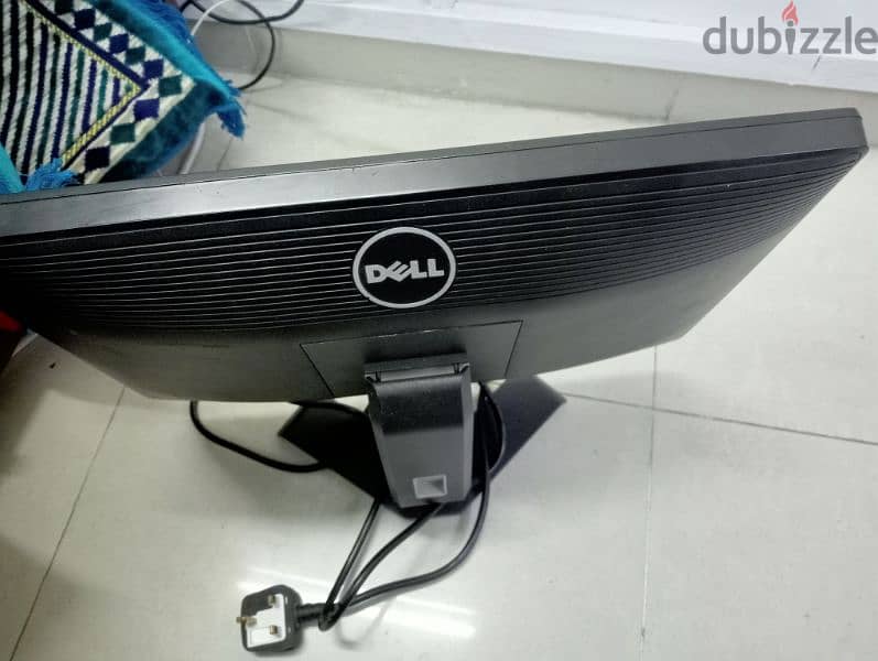 Monitor dell 15 rial 0