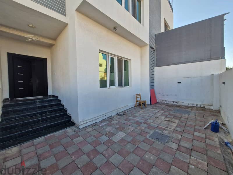 6 BR Well Designed Villa in Al Ansab Heights 1