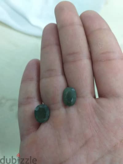 حجر زمرد زامبي طبيعي مع فحص المختبر natural zambian emerald with labs