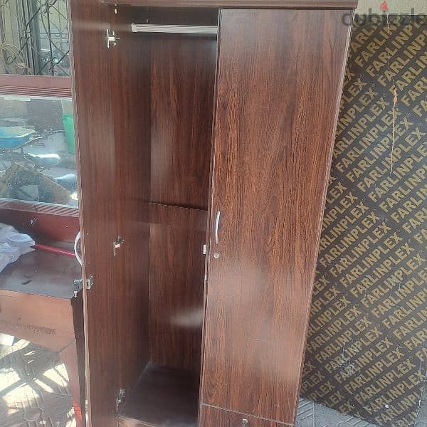 Wardrobe and drawer need sale urgent 2