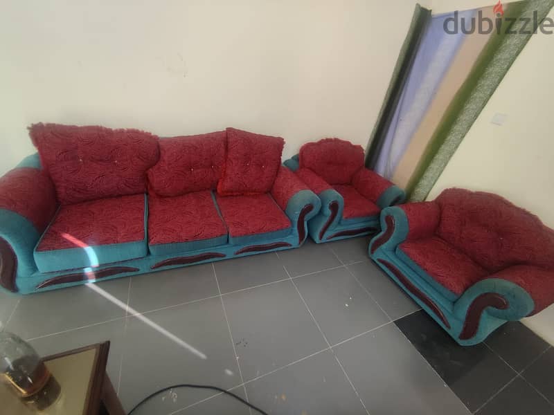 SOFA FOR SALE GOOD CONDITION 2