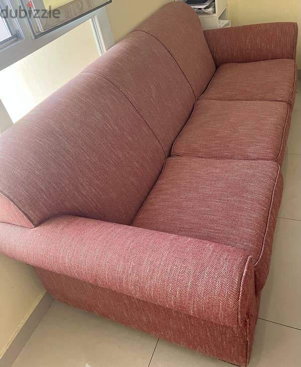 3 seater couch كنبة ثلاثية واسعة 0