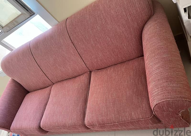 3 seater couch كنبة ثلاثية واسعة 1