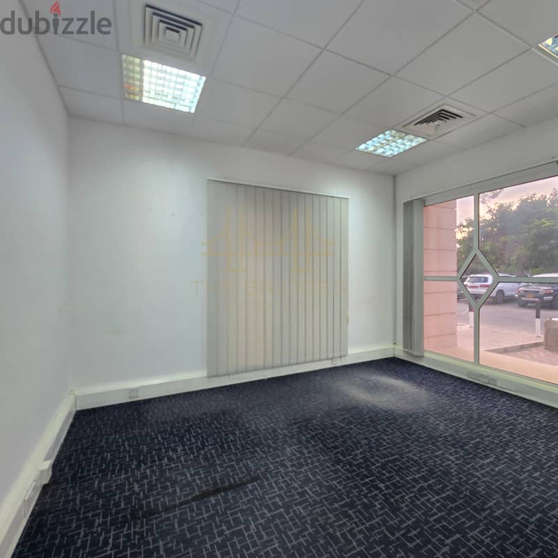 OFFICE SPACES IN A PRESTIGIOUS AREA AVAILABLE FOR RENT 3