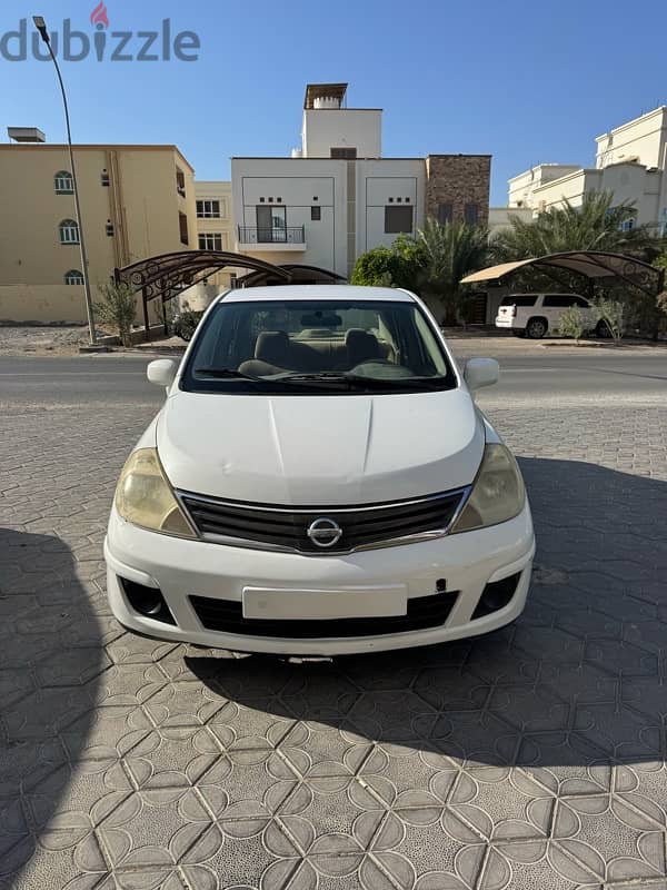 Nissan Tiida 2011 0