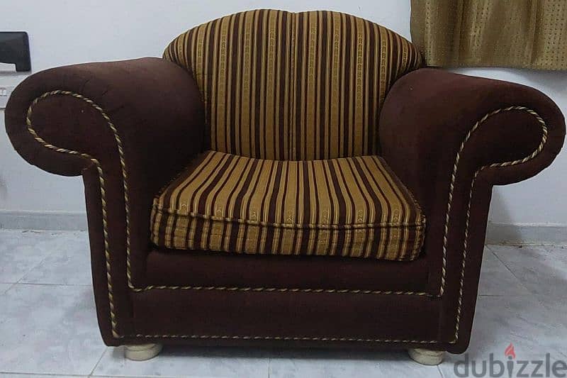 6-seater sofa set in golden and brown- Very comfortable 3