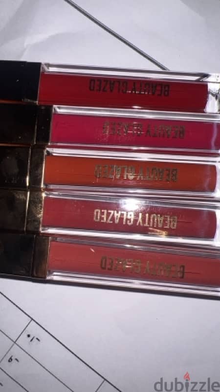 Matte lip-gloss 3