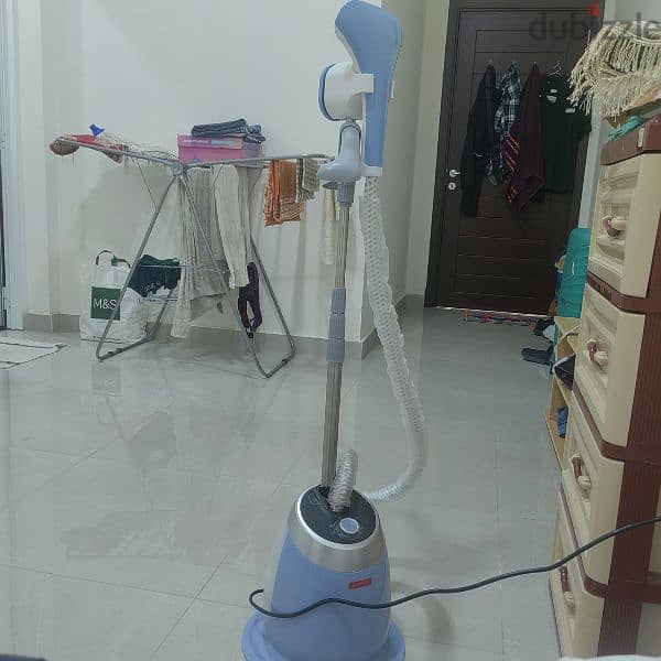 steam iron with excellent condition 0