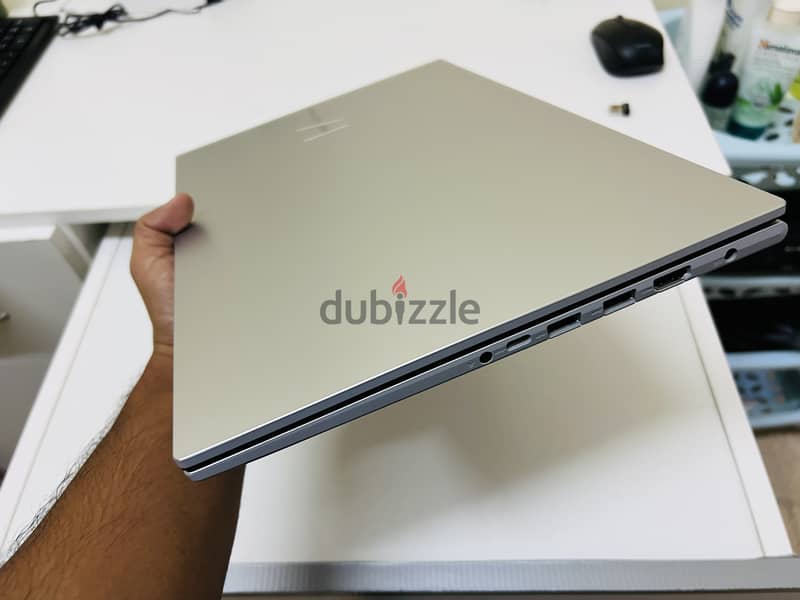 Asus Vivobook 17 5